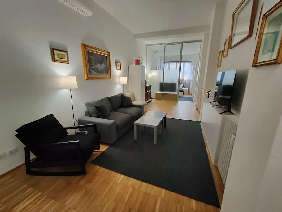 Short Rent Milan Porta Romana 0*,